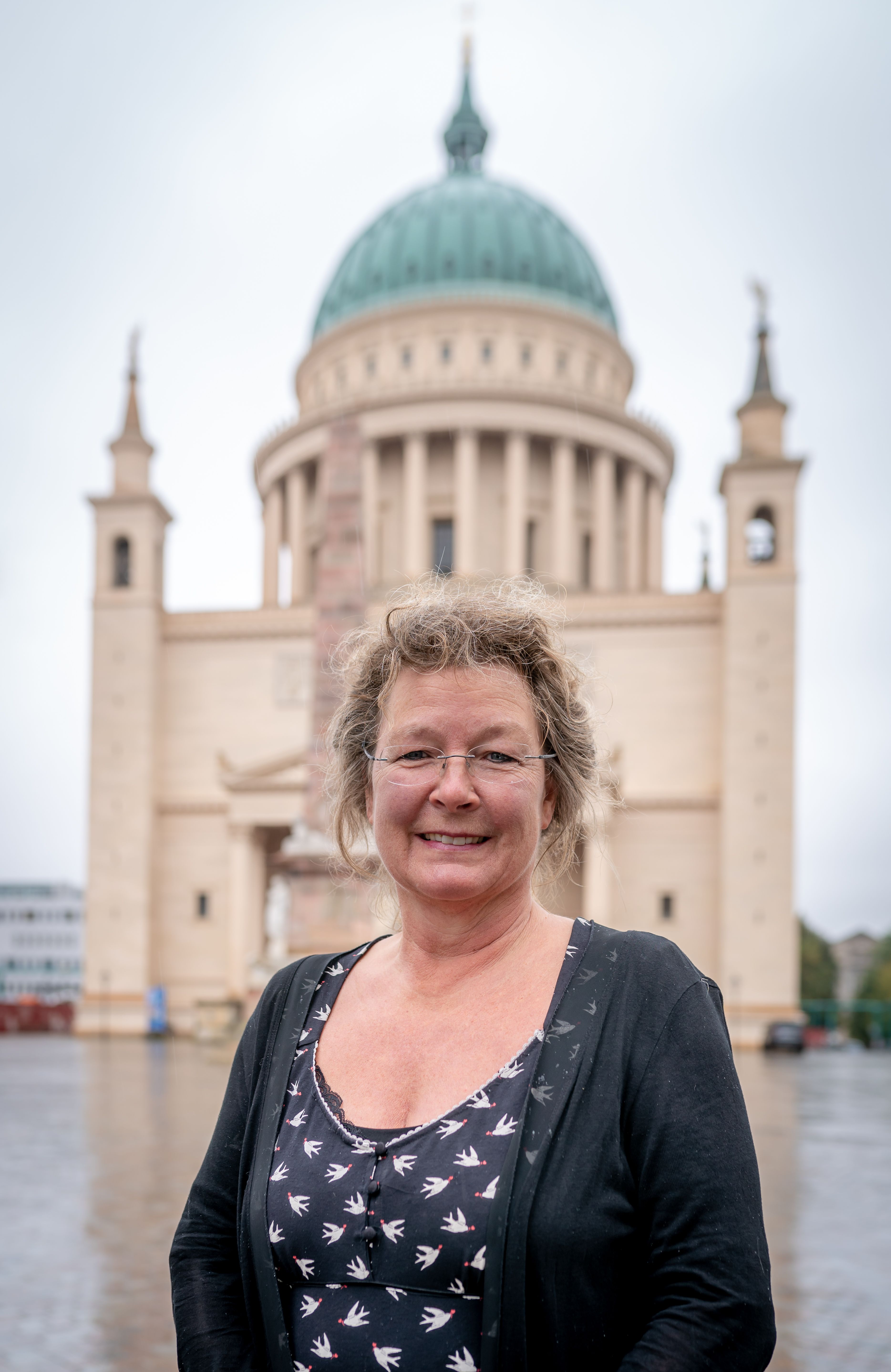 Gemeindekirchenratsmitglied Dr. Ariane Zibell in der St. Nikolaikirche Potsdam