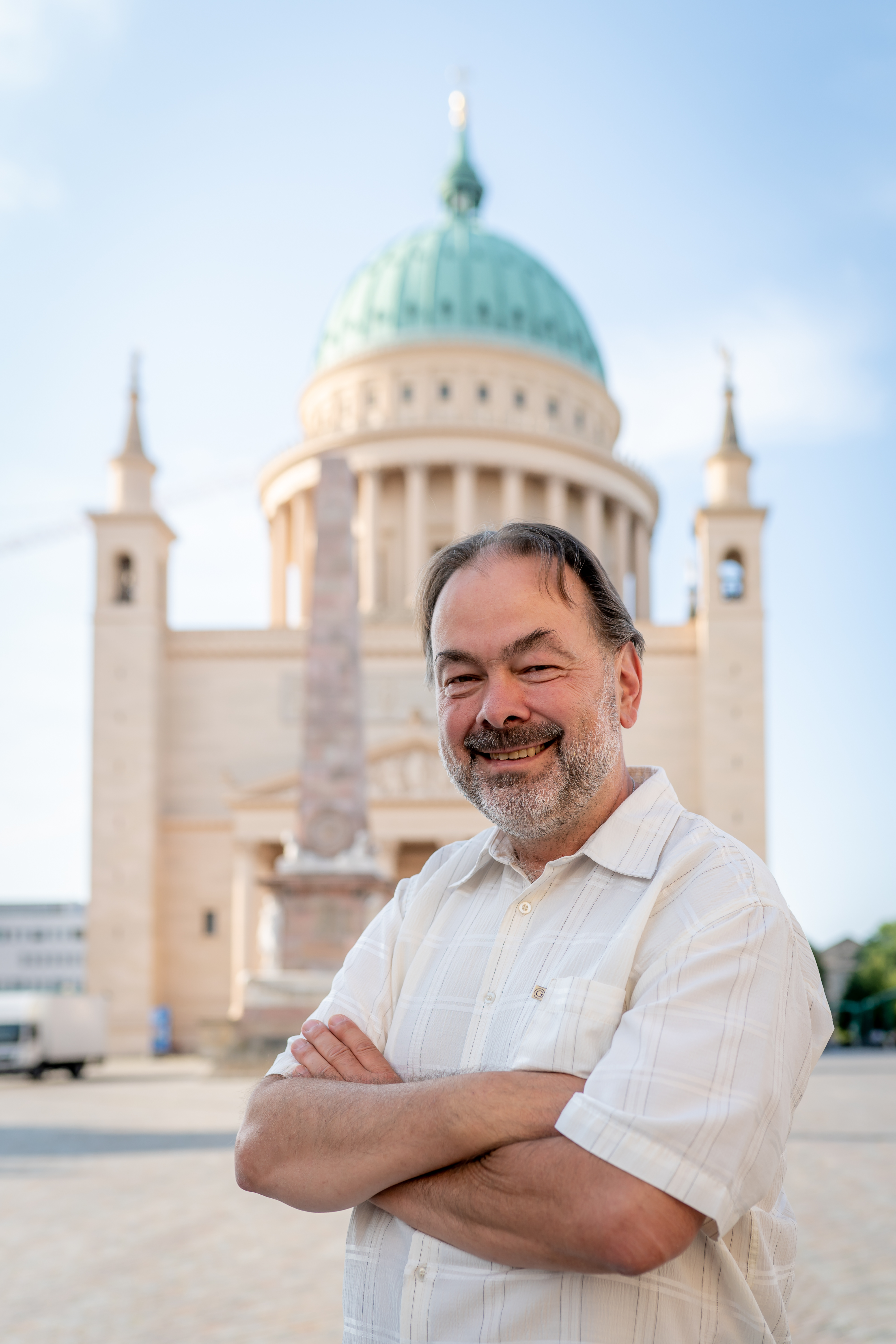 Gemeindekirchenratsmitglied Ralf Beschorner in der St. Nikolaikirche Potsdam
